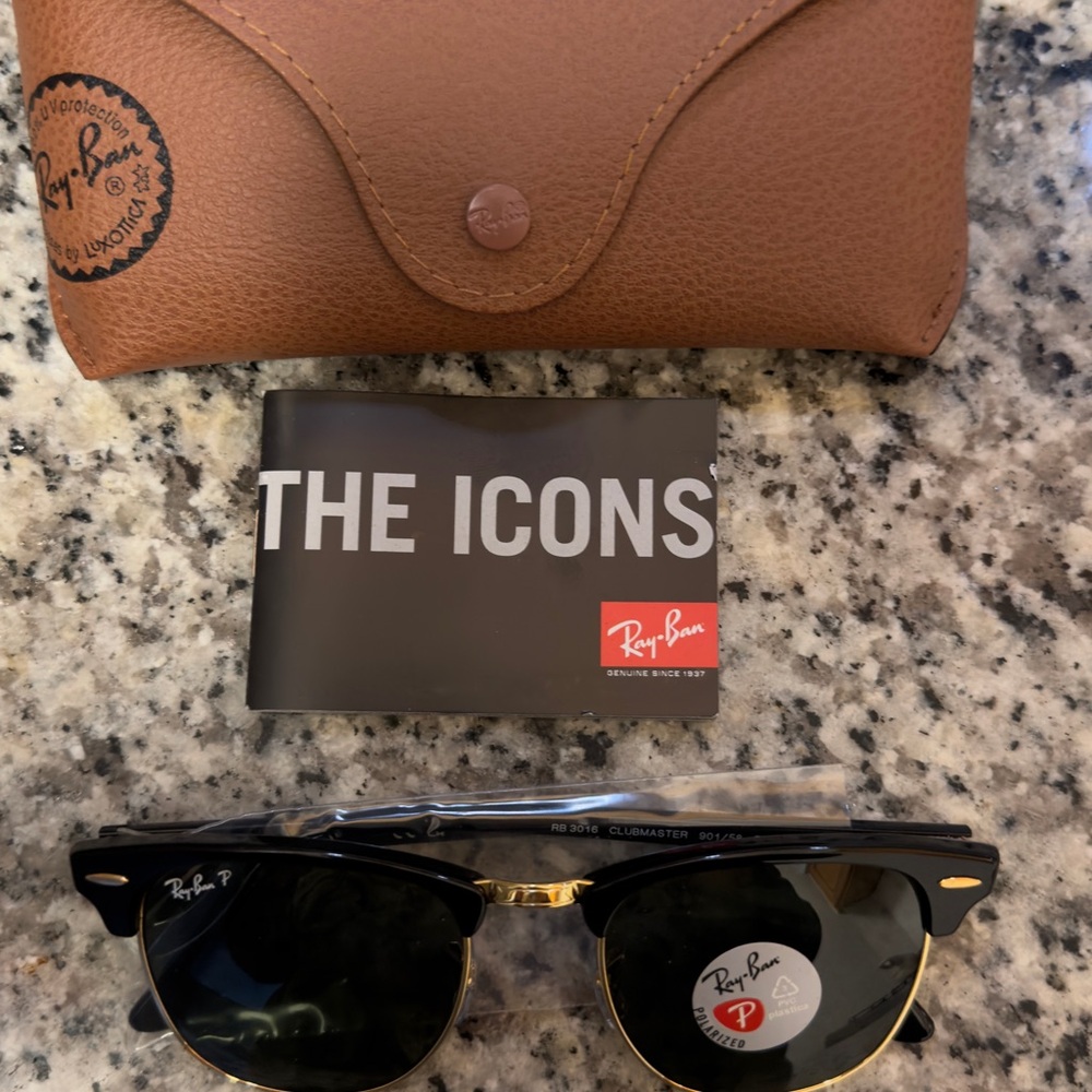 Ray-Ban Clubmaster RB3016